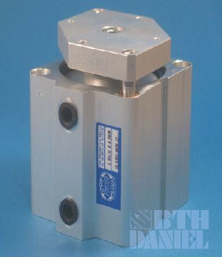 Pneumatyczne si�owniki dociskowe D16 - D100
