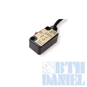 Wy��cznik kra�cowy indukcyjny 5m/LED/PNP/10...30VDC